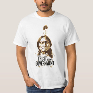 Camiseta Confíe en al gobierno - ironía