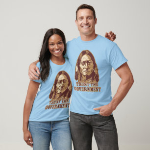 Camiseta Confíe en al gobierno - modificado para requisito