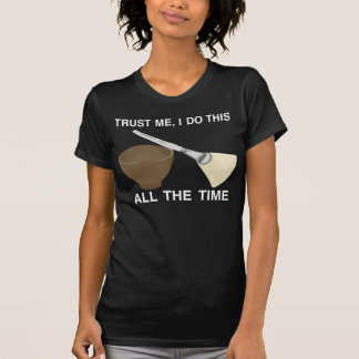CAMISETA CONFÍEME EN CON SU CUIDADO DE PIEL;)