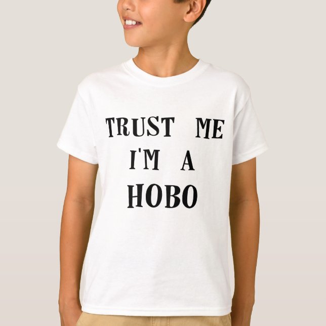 Camiseta confíeme en im un hobo.png (Anverso)
