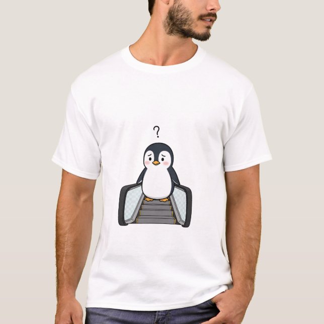 Camiseta Confused Cute Penguin Standing on Escalator (Anverso)