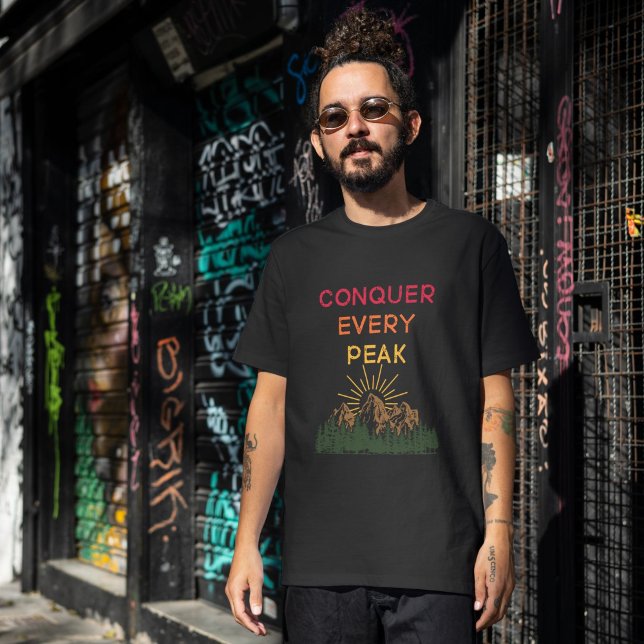 Camiseta Conquistar cada mantra de excursión (Subido por el creador)