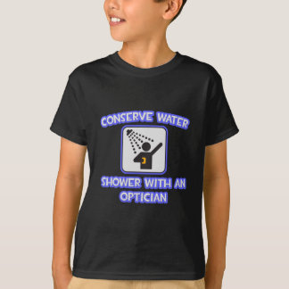 Camiseta Conservar el agua.. Ducha con un óptico