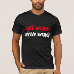 Camiseta "Consiga despertó. La estancia despertó" en texto