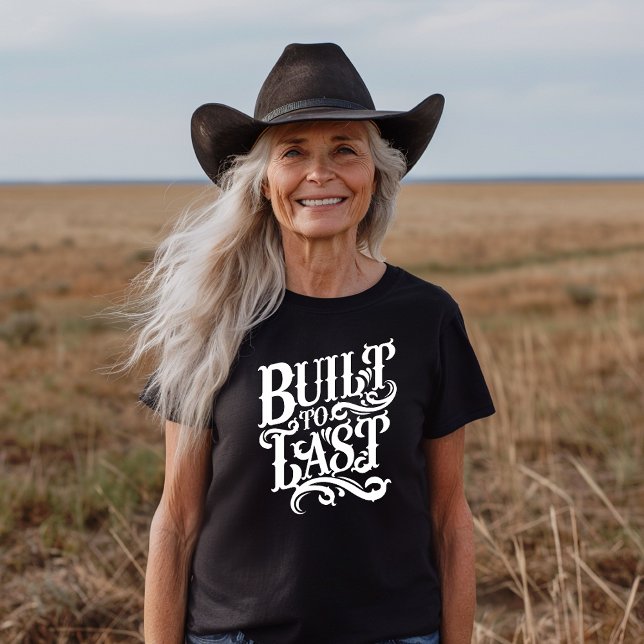 Camiseta Construido al final (Subido por el creador)