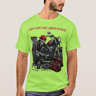 Camiseta Construido con acero. Impulsado por el corazón.