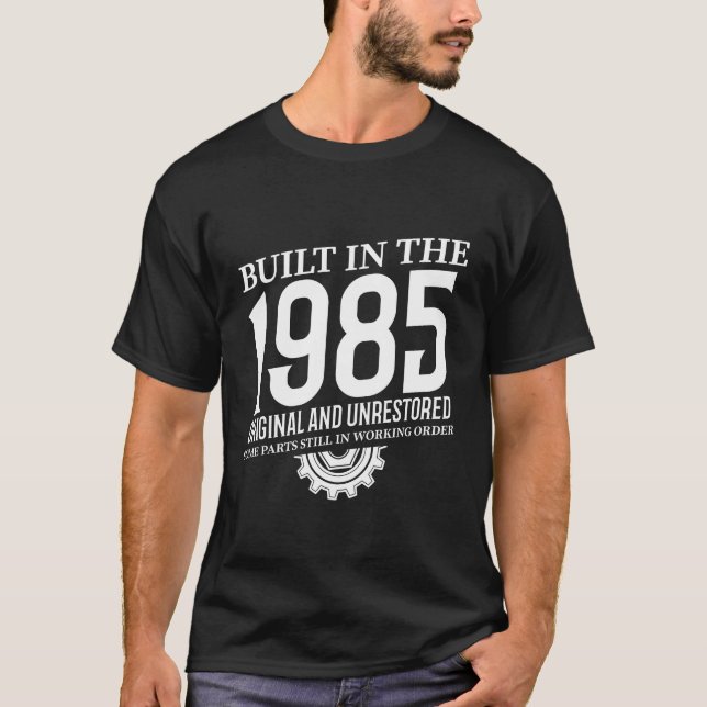 Camiseta Construido En 1985 (Anverso)