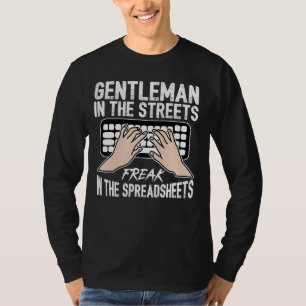 Camiseta Contador masculino indiferente en la hoja de cálcu