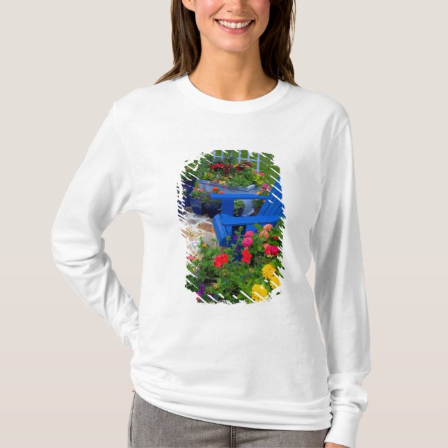 Camiseta Contenedor Diseño de jardín con silla azul en nues (Anverso)