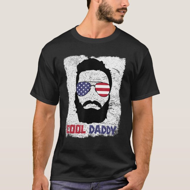 Camiseta Cool Bearded Daddy Summer 4th of July Funny Cousin (Anverso)