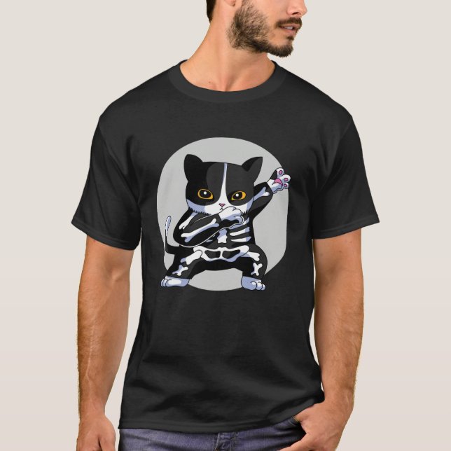 Camiseta Cool Halloween Cat Dabbing with Skeleton furry (Anverso)