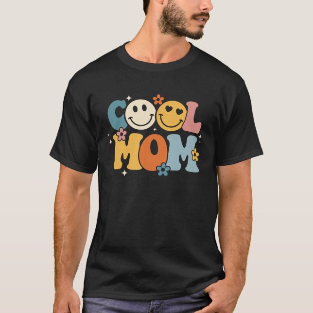 Camiseta Cool Mom Happy Mother s Day Groovy Retro Best Mom  (Anverso)