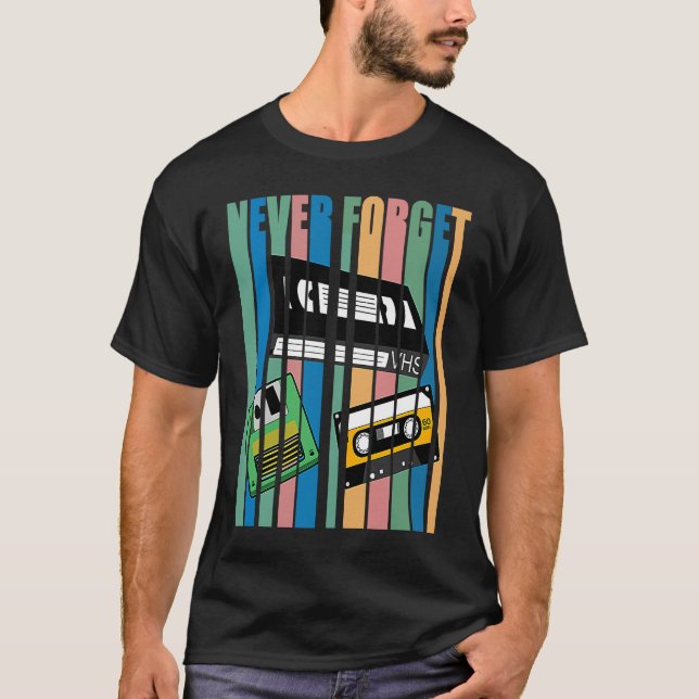 Camiseta Cool Never Forget T  I VHS Cassette Diskette Video (Anverso)