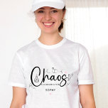 Camiseta Coordinador del caos moderno<br><div class="desc">Adoptar el caos organizado con la camiseta de nuestro Coordinador del caos moderno. En blanco y negro depurado, este diseño es perfecto para la criada de honor o para cualquier extraordinario planificador de eventos. Añada un toque de dulzura con un toque de rosa para celebrar su inestimable papel en la...</div>