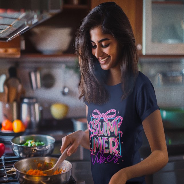 Camiseta Coqueta de vibraciones de verano retro (Retro Summer Vibes Coquette T-Shirt)