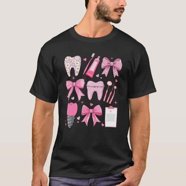 Camiseta Coqueta rosa Bow Dientes Dientes Cuidados Escuadró (Anverso)