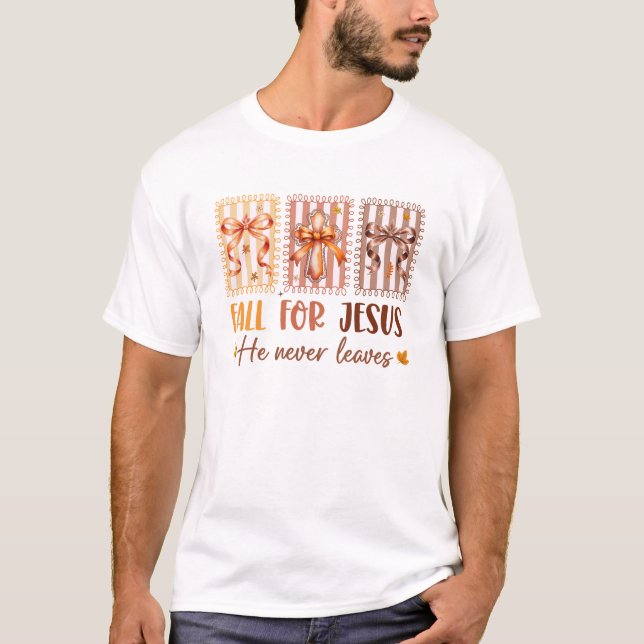 Camiseta Coquette Bow Cross Fall Por Jesús que nunca se va (Anverso)