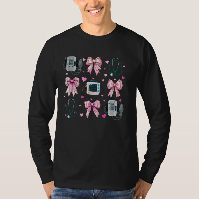 Camiseta Coquette Bow Emergency Nurse ER Nurse Pink Mom Gir (Anverso)