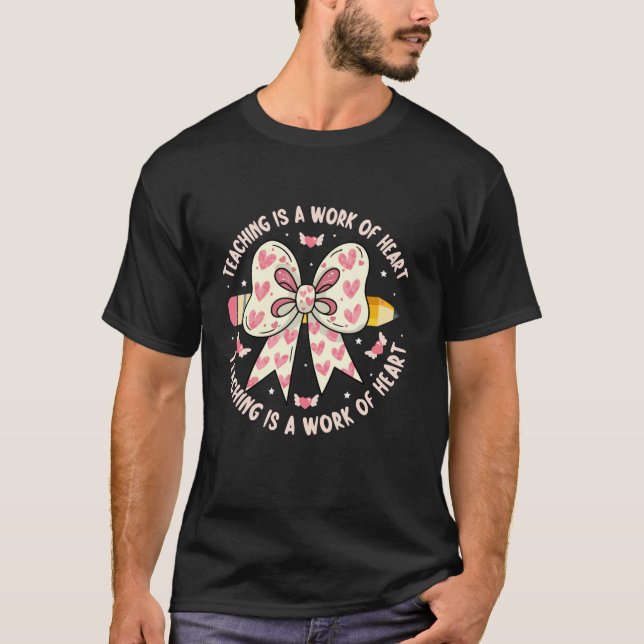 Camiseta Coquette Bow Teaching Heart Pencil Teacher Valenti (Anverso)
