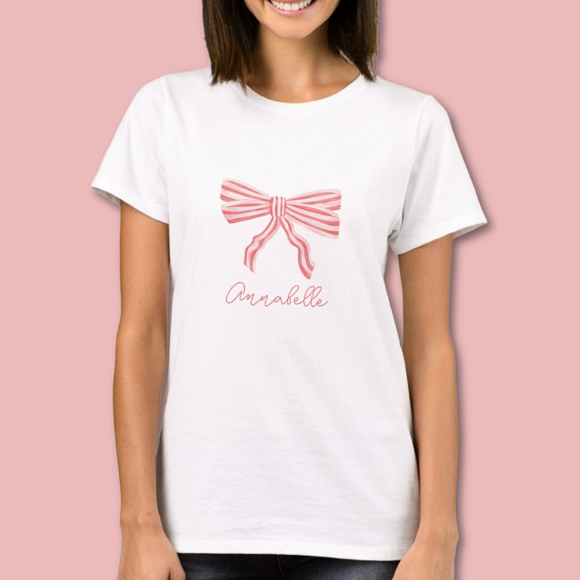 Camiseta Coquette rosa estética Bow Girly rubly (Coquette Pink bow t-shirt - personalize with your own name or choice of text.)