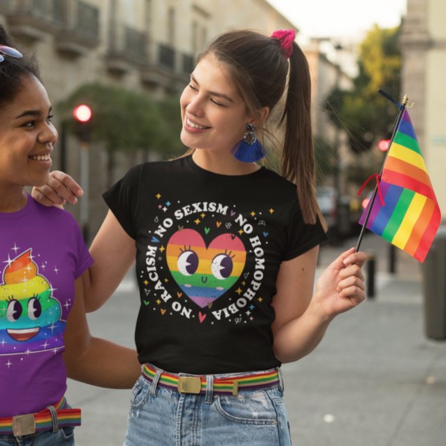 Camiseta Corazón arcoiris: sin racismo, sin sexismo, sin ho (Subido por el creador)