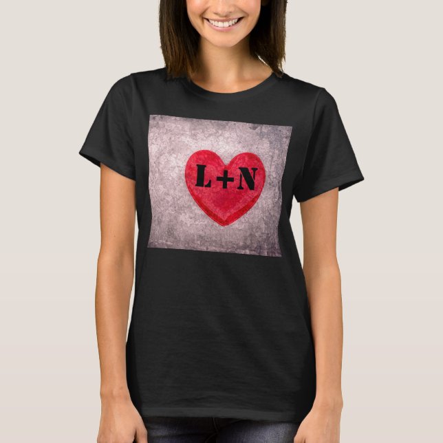 Camiseta Corazón con Monograma Personalizado Stonewashed (Anverso)