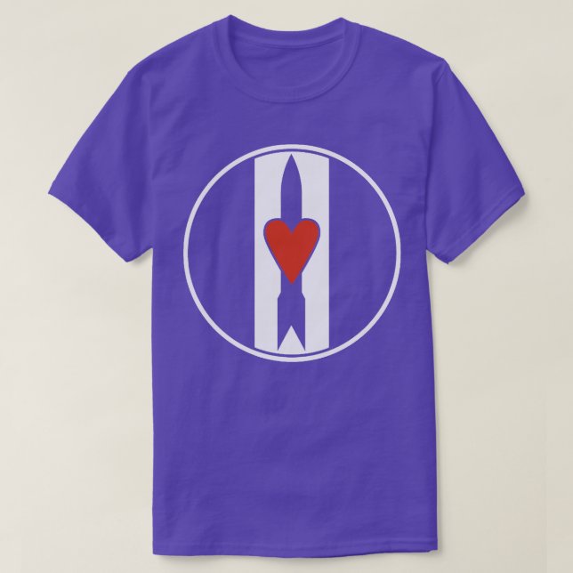 Camiseta corazón de amor y cohetes (Diseño del anverso)