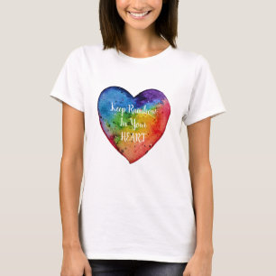 Camiseta Corazón de arcoiris cúrcuma acuarela