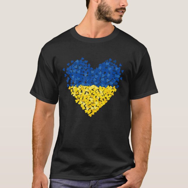 Camiseta Corazón de la bandera de Ucrania con Ucrania (Anverso)
