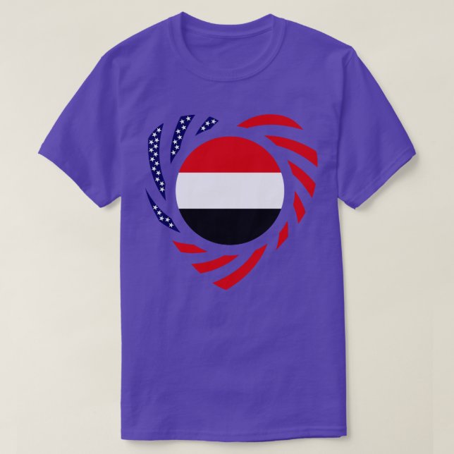 Camiseta Corazón de la bandera patriota multinacional yemen (Diseño del anverso)