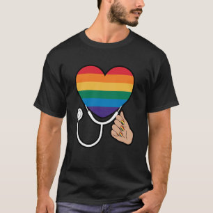 Camiseta Corazón de Orgullo Progresista con Estetoscopio
