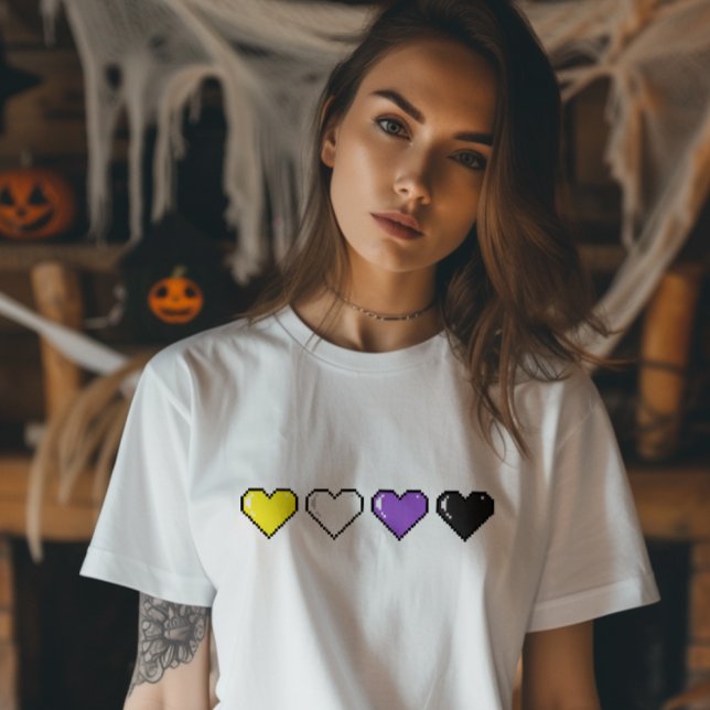 Camiseta Corazón de píxeles de la bandera no binaria (Subido por el creador)