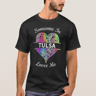 Camiseta Corazón del orgullo arcoiris de alguien en el amor