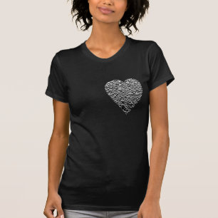 Camiseta Corazón. Modelo gris impreso