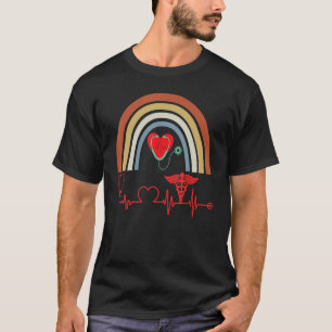Camiseta Corazón Rojo Golpeando Enfermera Cardiaca Estetosc