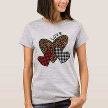 Corazones de impresión animal de amor de las mujer