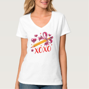 Camiseta Corazones de lápiz de cinta rosada XOXO