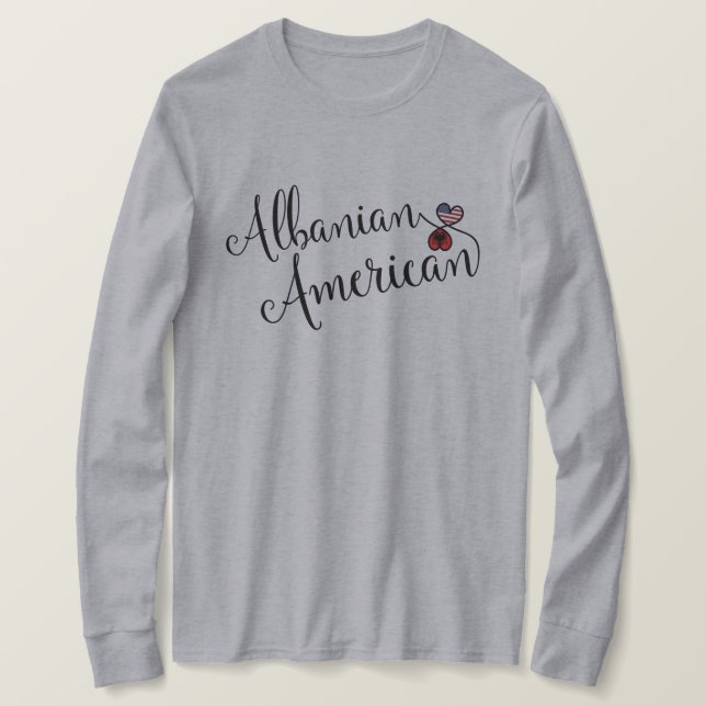 Camiseta Corazones entrelazados albaneses-estadounidenses (Anverso del diseño)