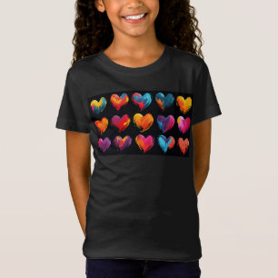 Camiseta Corazones pintados sobre un fondo negro