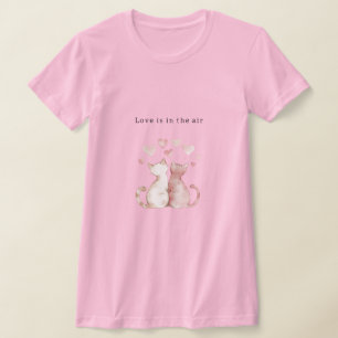 Camiseta Corazones rosados gatos blancos amor