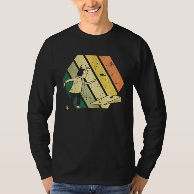 Camiseta Cornhole Player Throwing A Bean Bag   Cornhole (Anverso)