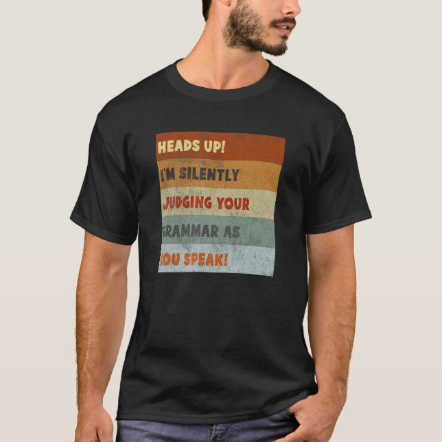 Camiseta Correcting Grammar  English Teacher Quote Retro (Anverso)