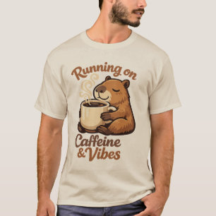 Camiseta Corriendo con Cafeína y Vibra Capybara Amante del