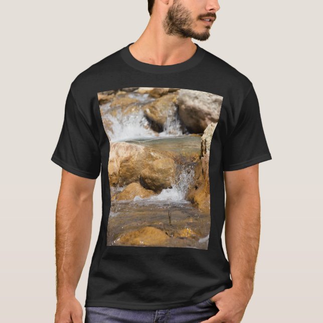Camiseta Corriente tormentosa en primavera (Anverso)