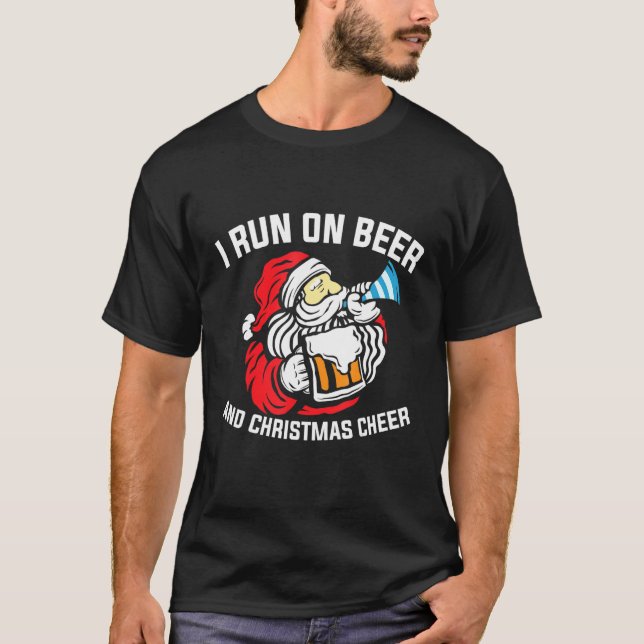 Camiseta Corro Con Cerveza Y Navidades Saludan A Santa Clau (Anverso)