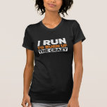 Camiseta Corro Para Quemar La Loca Carrera De Funny<br><div class="desc">Corro para quemar la locura para los amantes de correr!</div>