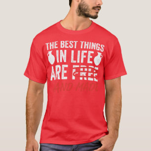 Camiseta Cosas mejores en la cerámica de pólvora de vida