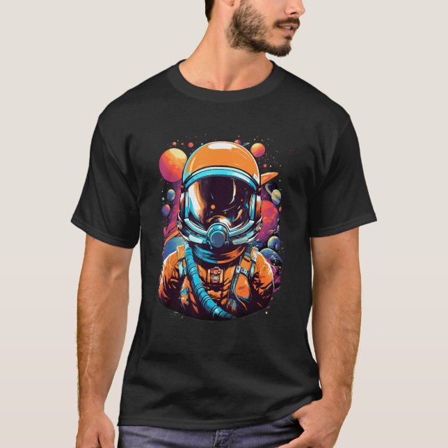 Camiseta Cosmic Odyssey Vintage Astronaut Exploration (Anverso)