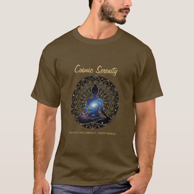 Camiseta Cosmic Serenity Meditation – Galaxy Mandala  (Anverso)