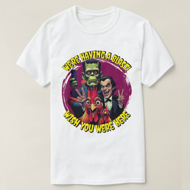 Camiseta  "Couch Cryptid Selfie Tee" Cheesy Chicken (Diseño del anverso)